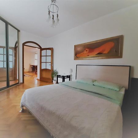 Apartment On Myasnikova 34 Minsk Exterior foto